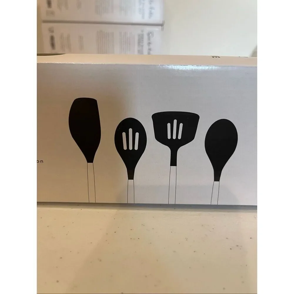 Sur la table 4 pc wooden silicone utensil set NWT